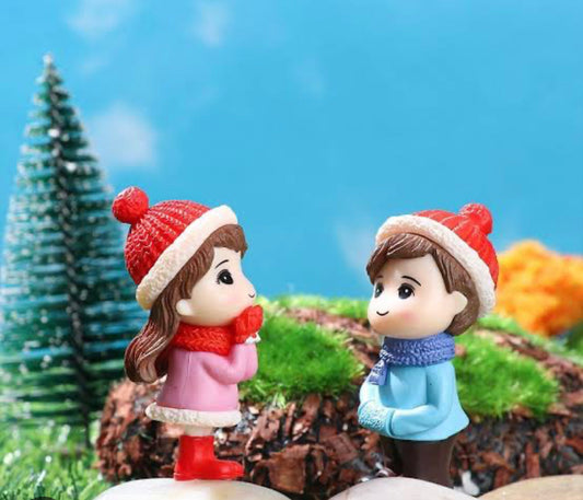 Winter Couple miniature- M79