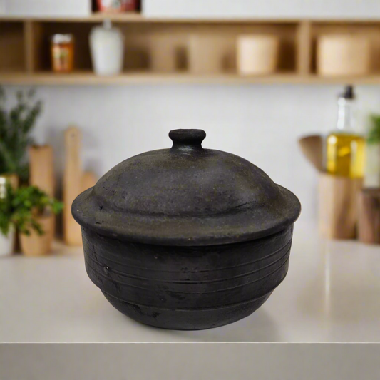 Black Pot with Lid - OCB27-c