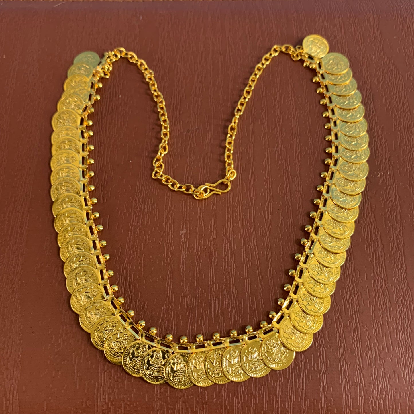 Gold Plated Coins Garland - MAN7