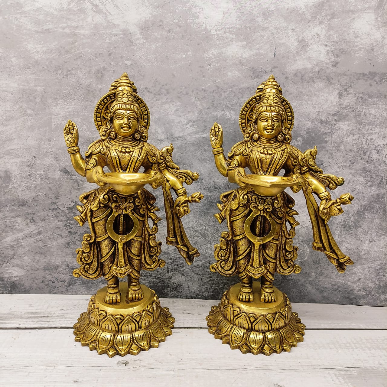 Brass Paavai Vilakku - Antique Finish Pair - PV1